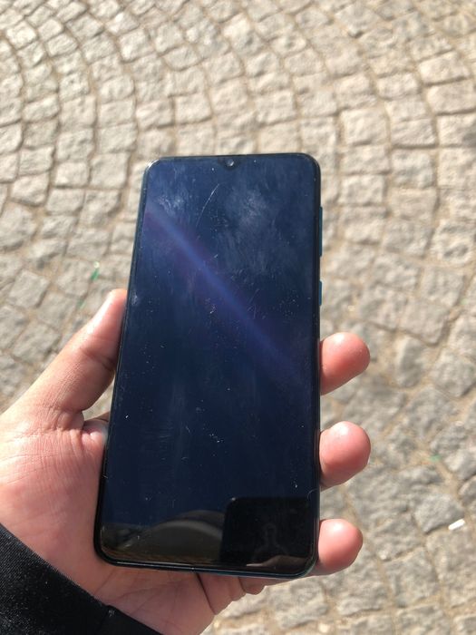 Продавам Samsung A30 в перфектно състояние
