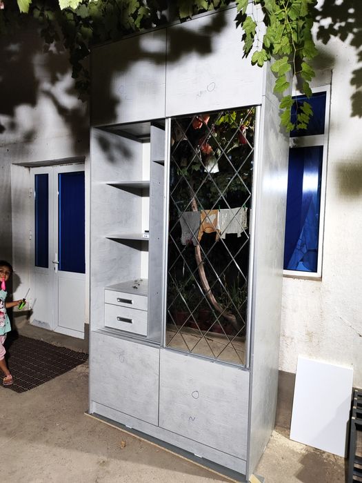 Bolalar va kattalar uchun shkaf va garderoblar