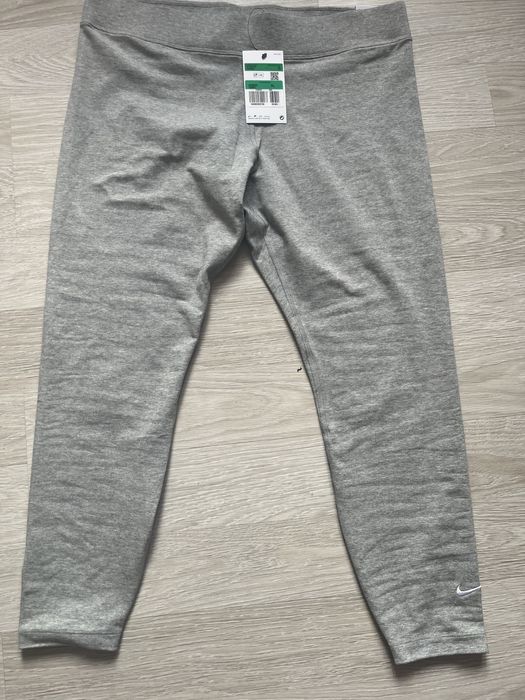 Чисто нов клин Nike XL размер