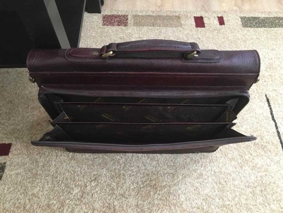 Портфель для деловых мужчин