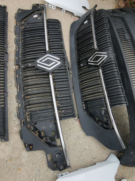 Bara grila aripa stânga dreapta radiatoare Renault master 5 2024/2025/2026