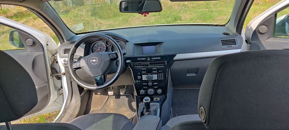 OPEL Astra 2011 — imagine 2
