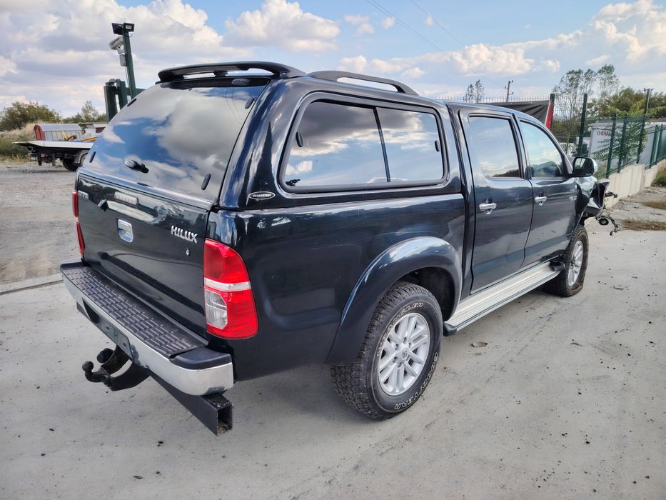 Тойота Хайлукс 3.0д 171 к.с. / Toyota Hilux 3.0d 171 hp НА ЧАСТИ