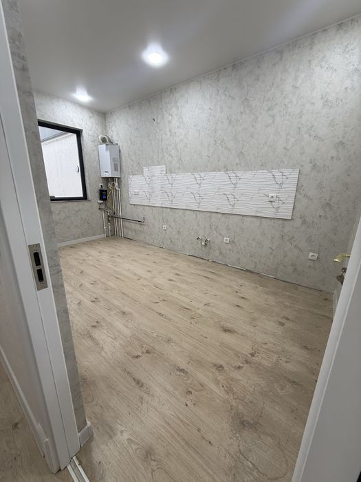 Сергели Хонабод  4 хона метро якин коттедж канализация бор 2 этажа кад