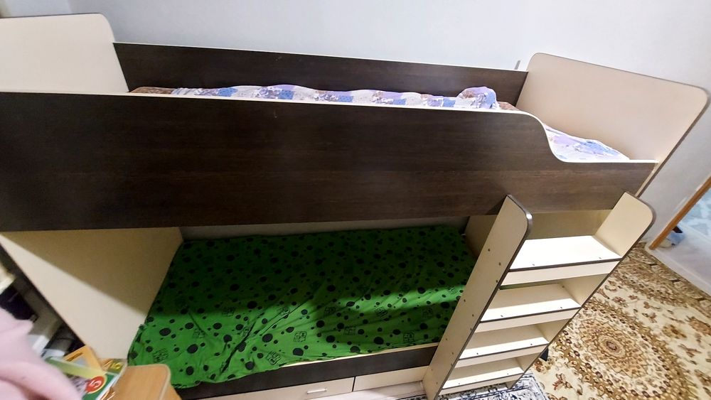 Двухярусная кровать детски