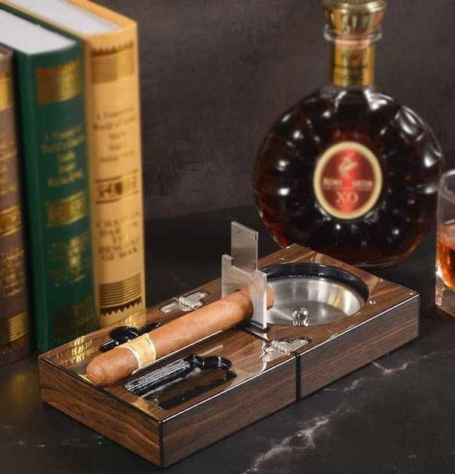 Кедров пепелник със стойка, ножица и пънчър за пури