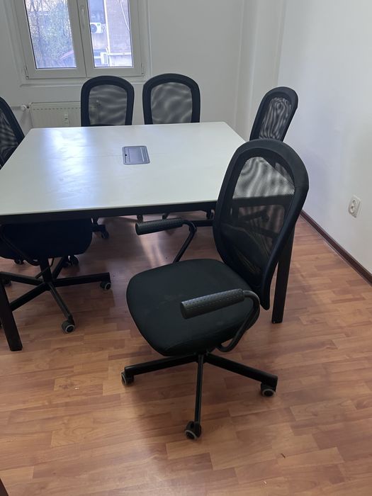 Masa de conferinte ikea 140*140 cu scaune