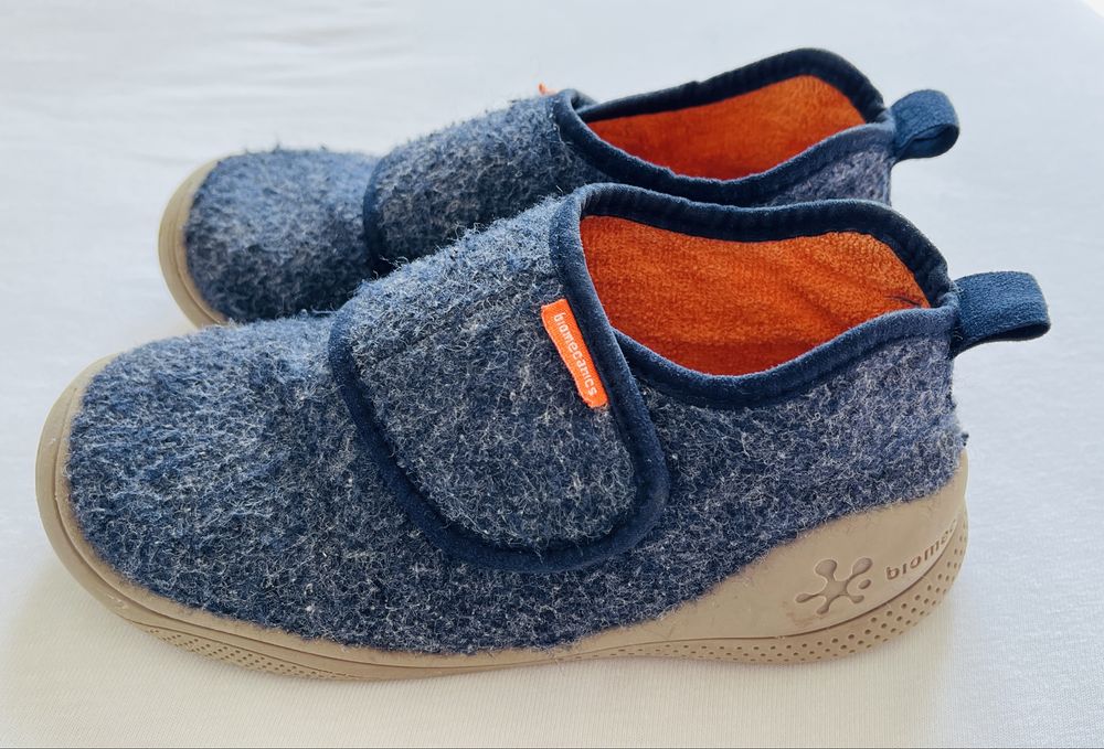 Детски пантофи Biomecanics №29 като нови