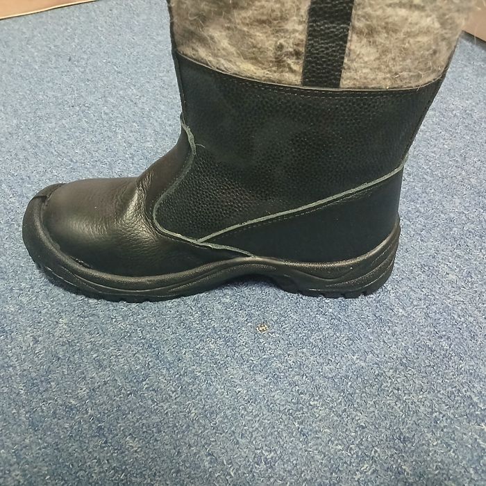 Продам зимние сапоги спец.