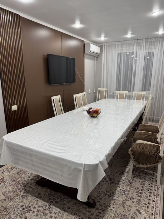 Продается стол для гостиной