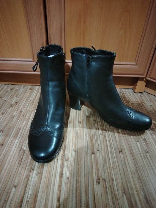 Продам фирменную обувь