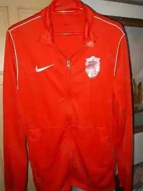 Bluza Nike Arsenal Tunari - Banii merg la un baiat bolnav.