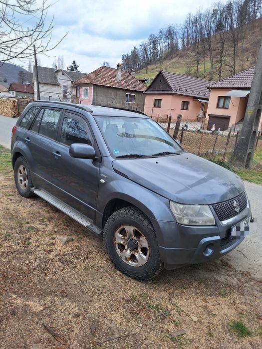 Vând Suzuki Grand Vitara