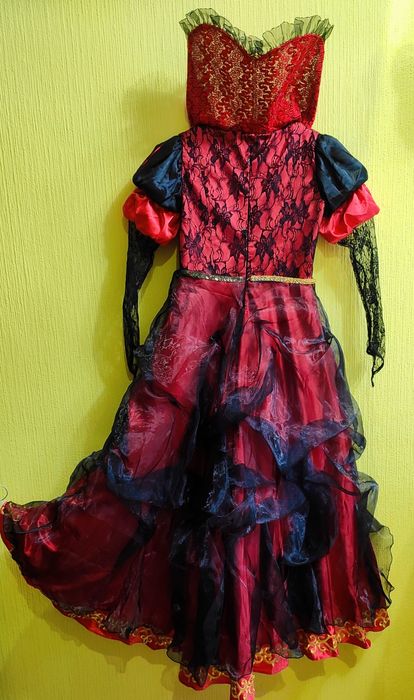 Праздничные платья