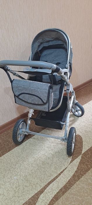Детская коляска в отличном состоянии