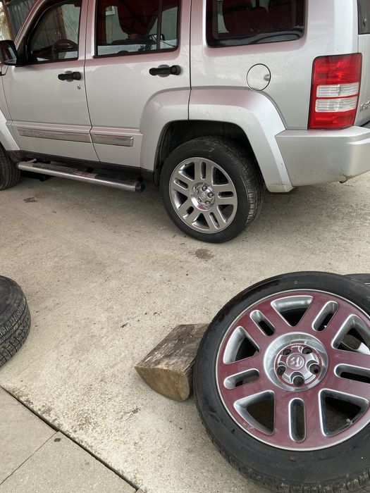 Джанти  jeep dodge 20 цола  5х114,3 централен отвор 71,6 с гуми