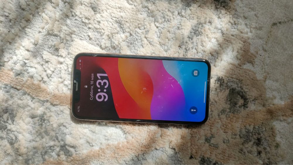 продам iPhone xs
