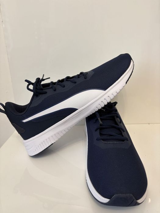 Vand adidasi,adidas si puma,masuri mari.