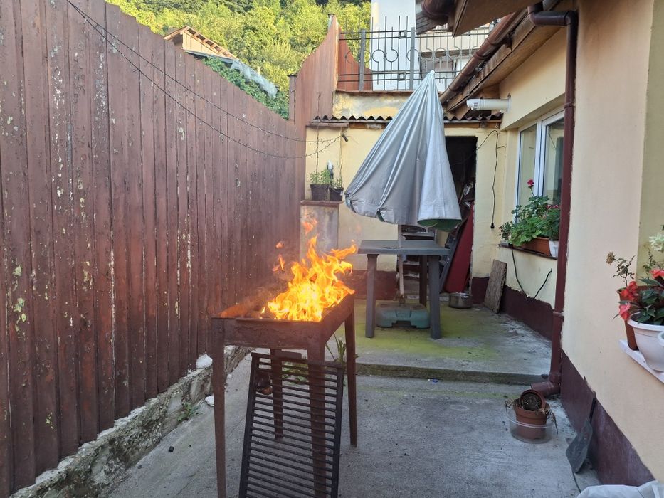 Casă de închiriat