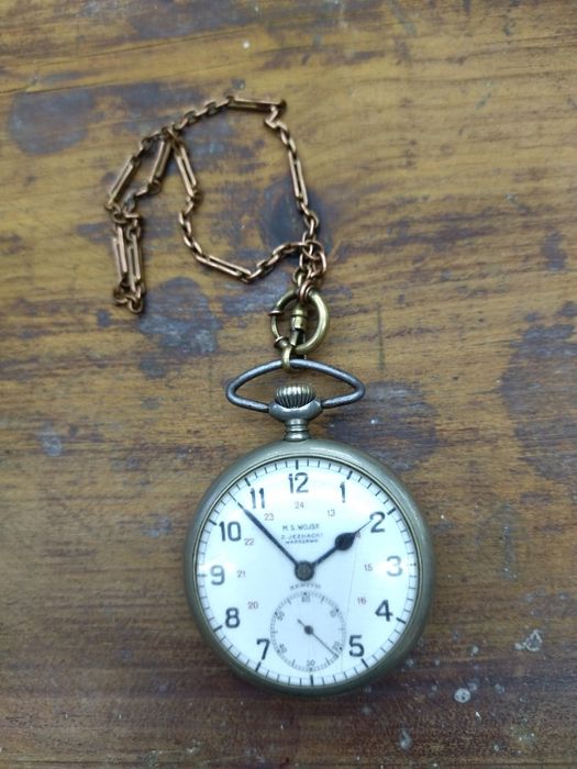 Наручные часы ретро