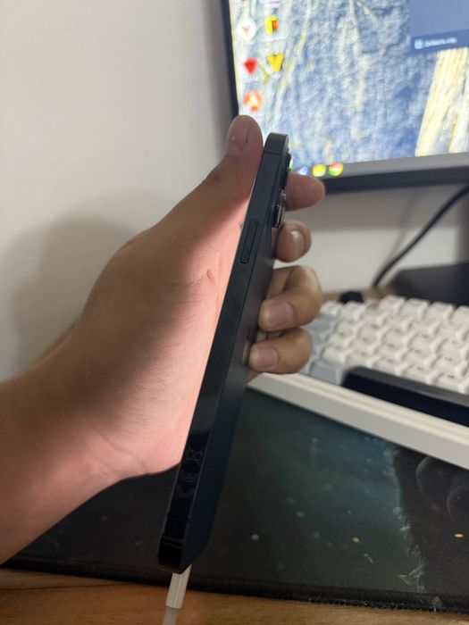 Айфон 12 Промакс 256 читайте описание