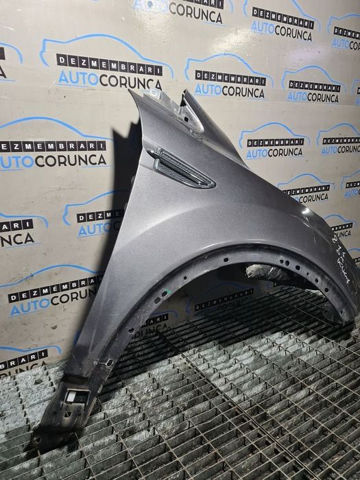 Aripa Dreapta Fata Ford Kuga II 2012 - 2014 4 Usi ARGINTIU (814)