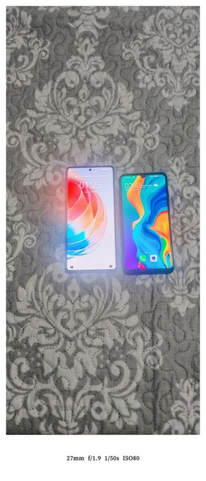 Vând telefon mobil Huawei P30 lite și Honor Magic 5lite