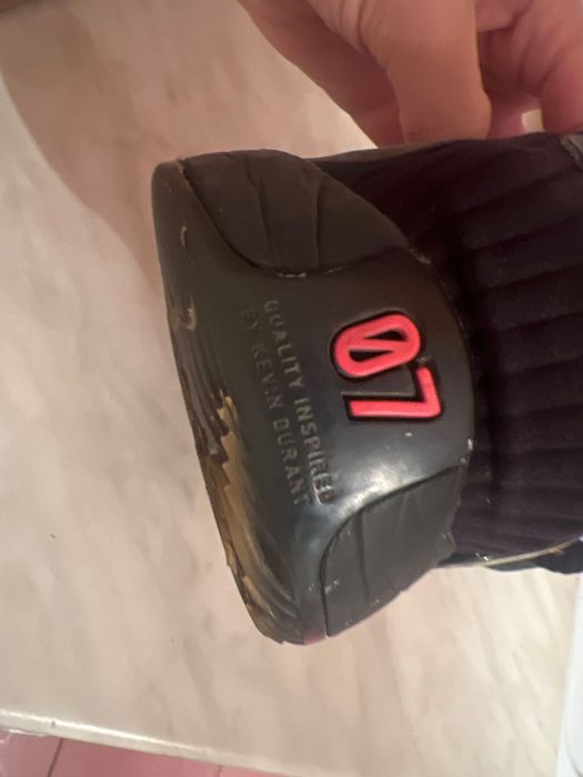 Прода в идеальном состоянии кроссовки оригинал