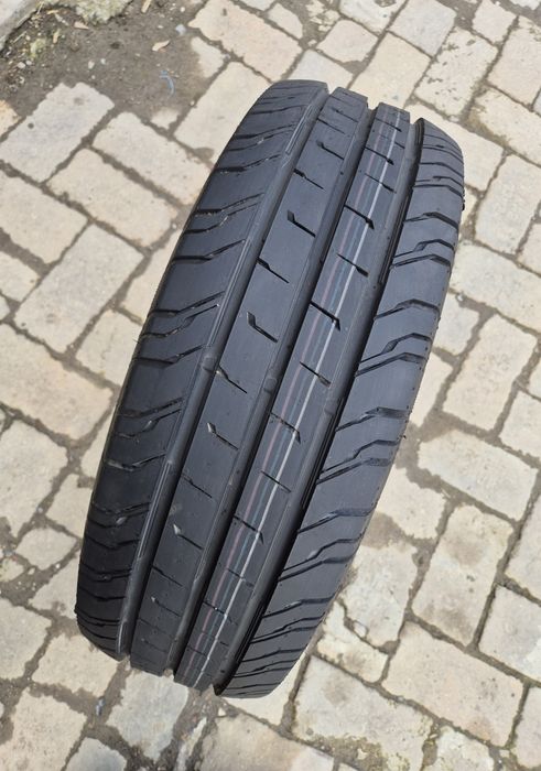 O bucată 215/60 R17C vară - una Michelin Goodyear Continental