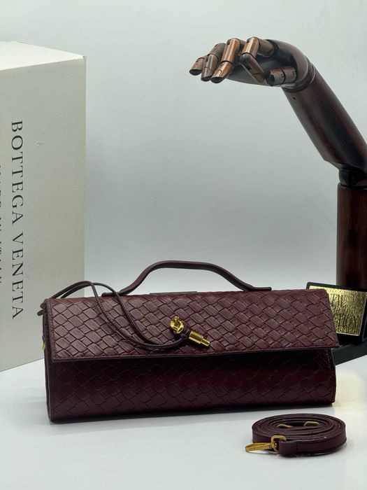 Geanta Bottega noua !!! Dimensiuni 30/12 !!!