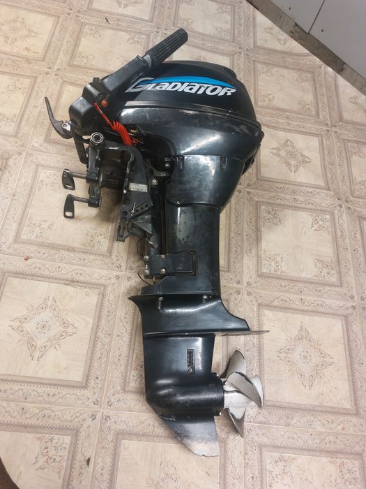 Продам лодочный мотор Гладиатор 9.9