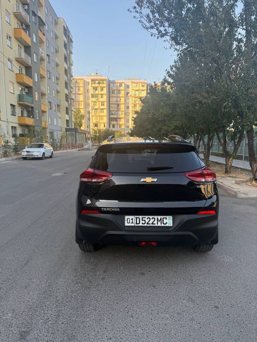 Tracker 2 avtomat sotiladi srochno