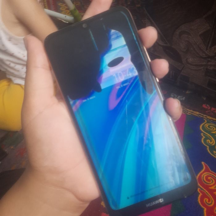 Продам Huawei y6 и планшет с телефоном