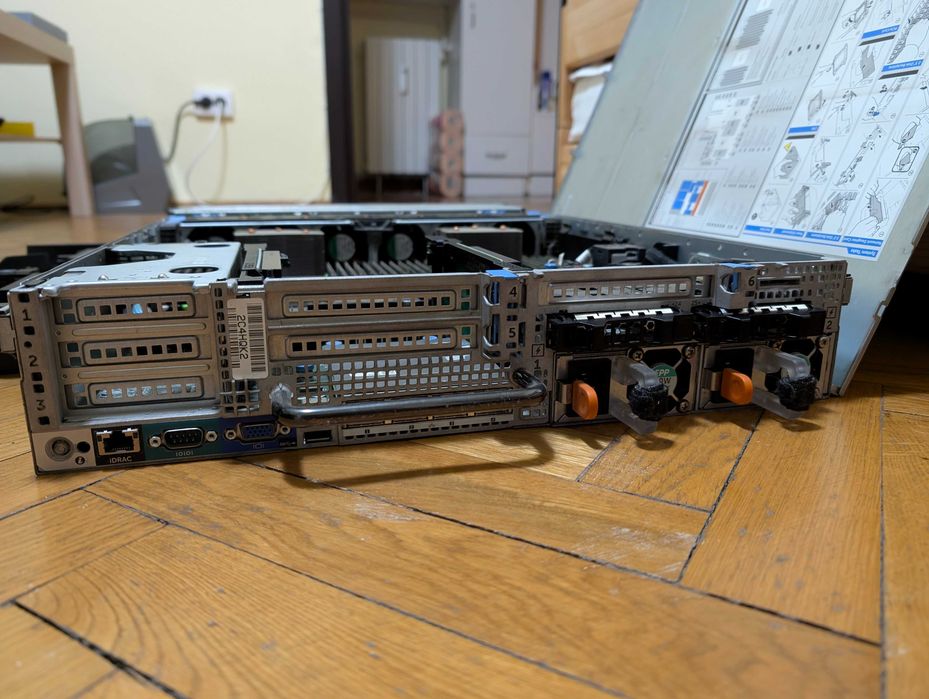 Server Dell PowerEdge R730xd 2x Xeon 2697v3 fără memorie RAM