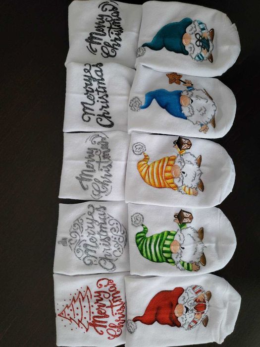 Ръчно рисувани коледни чорапи