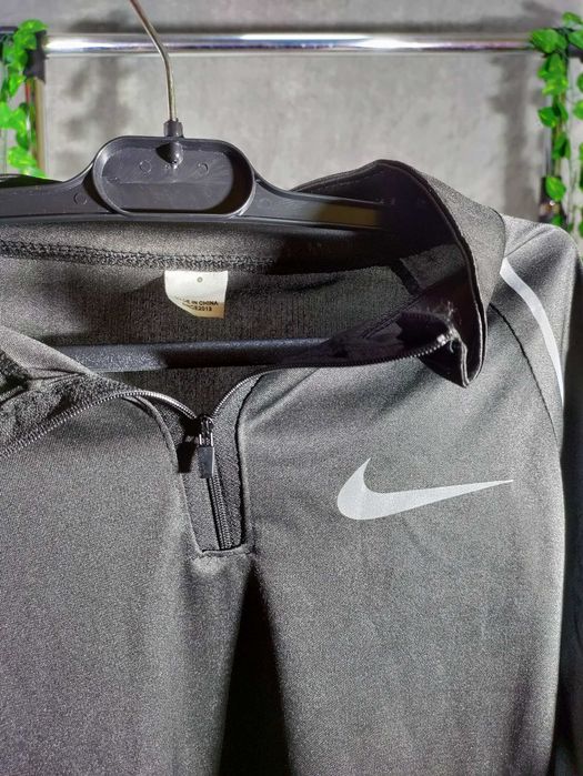 Bluza termica Nike marimea XS