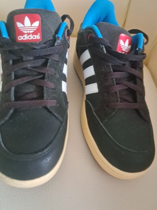 Pantofi sport Adidas din piele