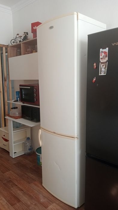 Продам холодильник Whirlpool