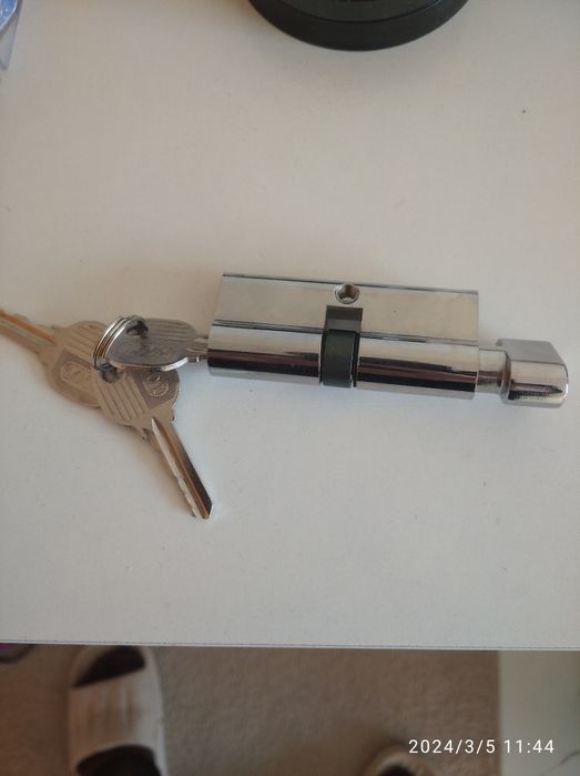 Diverse Broasca cu cheie și lacate