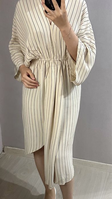 Размер S. Необычное платье. Новый.