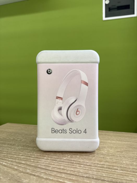 Beats Solo 4 Pink