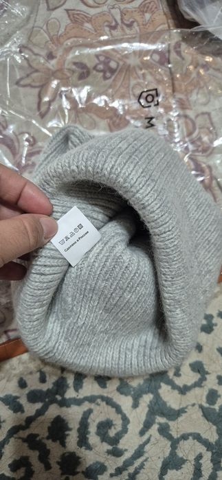 Продается зимние шапки новые