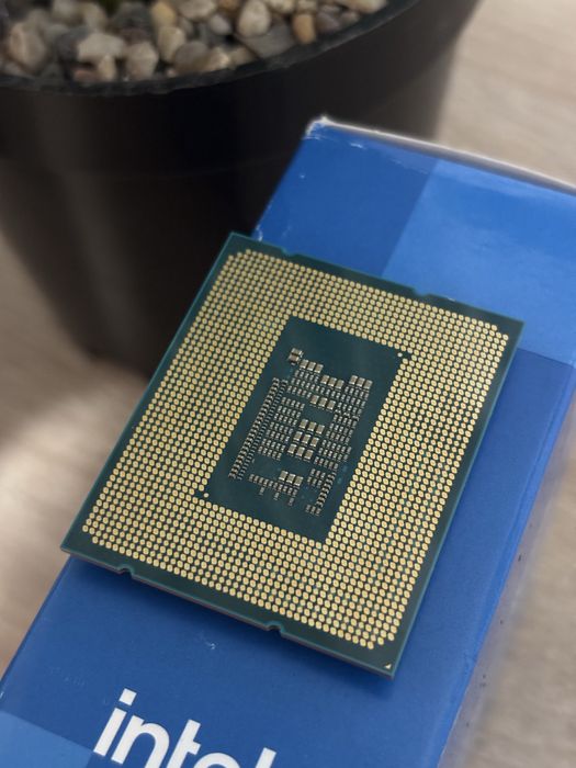 Процесор iNTEL Core i3 12100 + Охладител