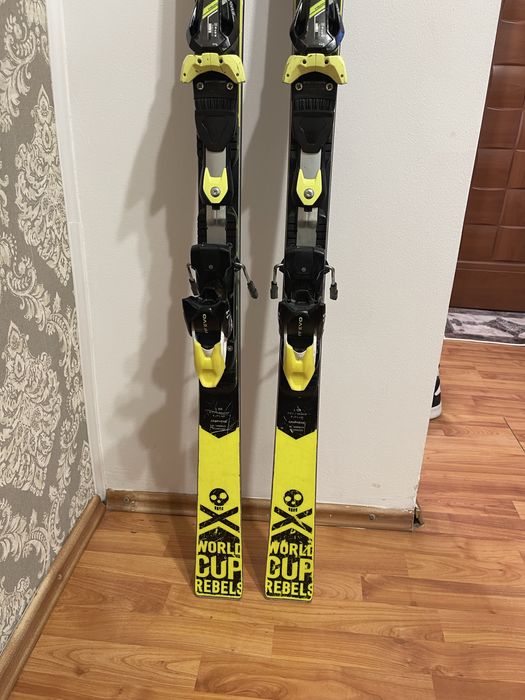 Schiuri 158 cm head  word cup rebels skiuri