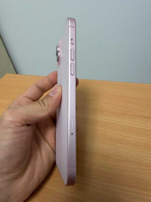 De vanzare iPhone 15 Plus Rose, pentru piese