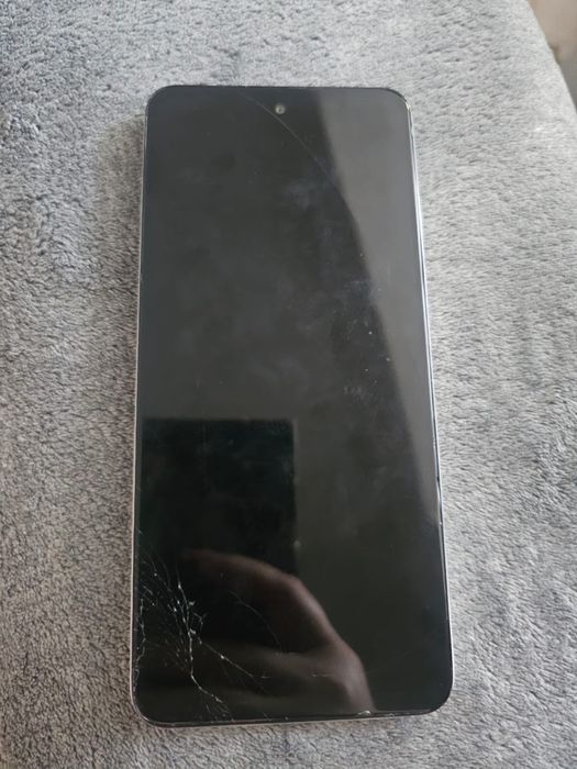 Продаеться срочно realmi 256g/8g