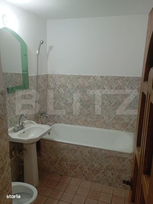 Apartament 3 camere, 70 mp, zona Micro 11
