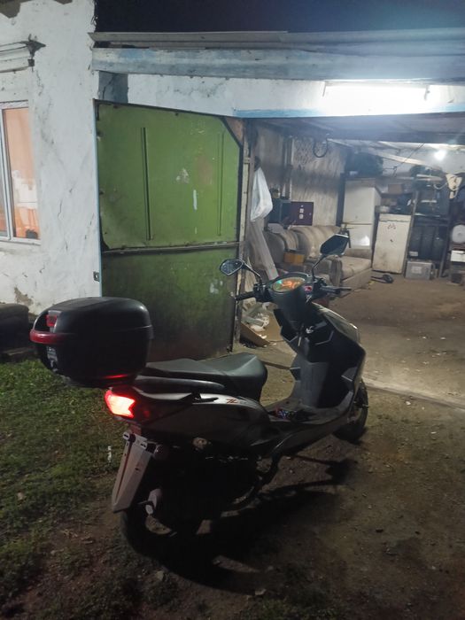 Продаю мопед скутер