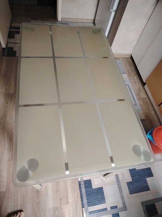 Стол кухонный стеклянный