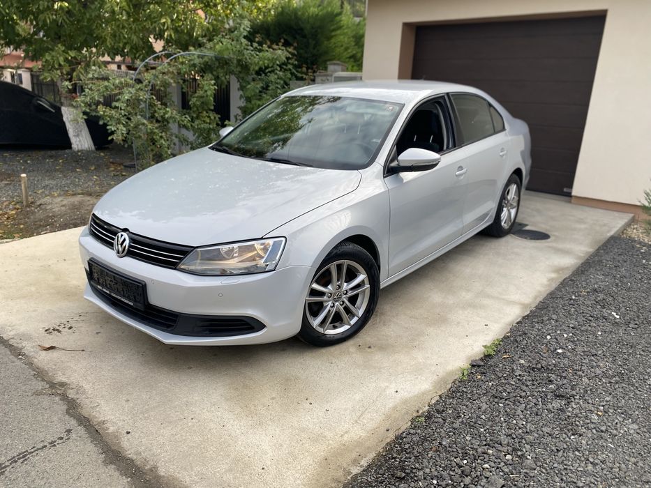 VOLKSWAGEN Jetta 2011 — imagine 1